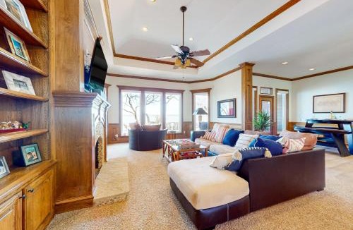 Bridgeport House | Lakefront Estate Stunning Views, Deck, Bar and Dock
