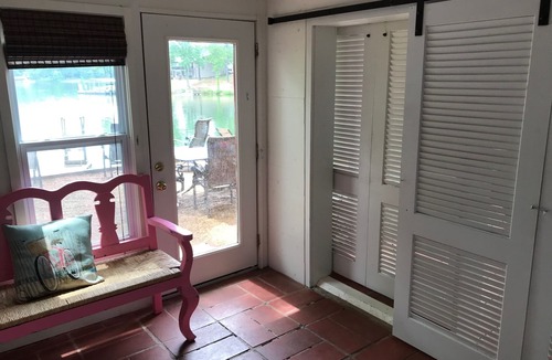 Cherokee Village House | Lakefront family vacation fun!
