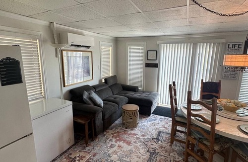 Kawartha Lakes House | Lakefront Family Cottage! Pool & Hot Tub!