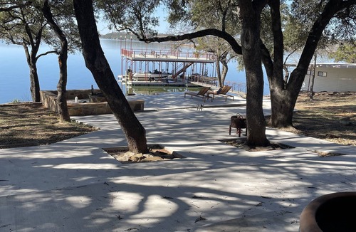Graham House | Lakefront Fishermen’s Villa at Possum Kingdom