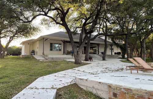 Graham House | Lakefront Fishermen’s Villa at Possum Kingdom