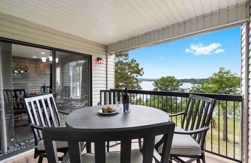 Kimberling City Condo | Lakefront Fishin Hole at Table Rock with Free Tickets & Community Amenities