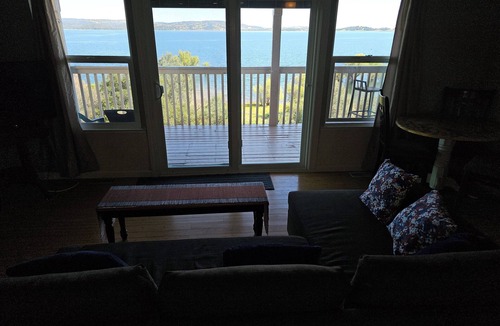 Granite Bay House | Lakefront! Folsom Lakefront home. n3-bedroom unit with AC lakefront Granite Bay