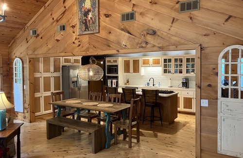 Heber Springs House | Lakefront, Forested, 4 bed/2 bath, Ping Pong, Pool Table, Kayaks, Wifi, No Pets.