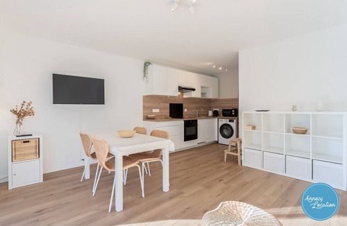 Menthon-Saint-Bernard Apartment | Lakefront T2 Apartment – Rive du Lac