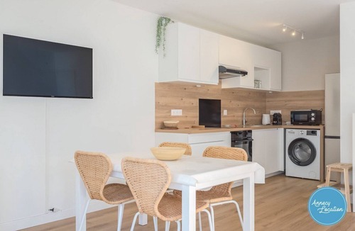 Menthon-Saint-Bernard Apartment | Lakefront T2 Apartment – Rive du Lac