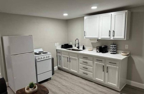 Brazoria Apartment | Lakefront Gem Awaits! n