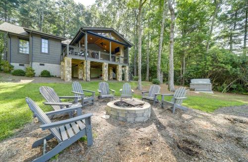 Glenville House | Lakefront Gem w/Fire Pit in Chinquapin Resort!
