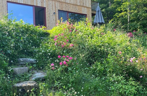 North Egremont Cottage | Lakefront Get Away