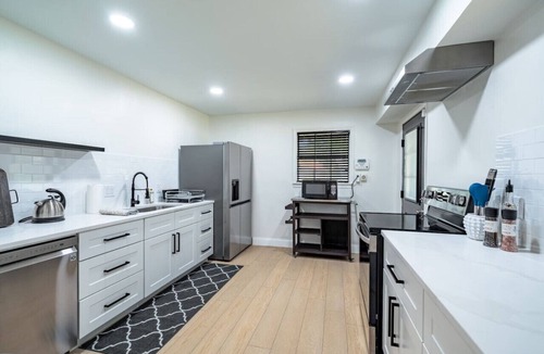 Mabank House | Lakefront Getaway: 360 Water View & Party Deck