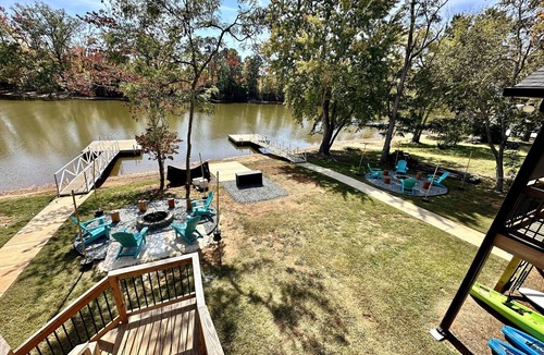 Southmont House | Lakefront Getaway: Dock, Kayaks, Fire Pit, 70" TV