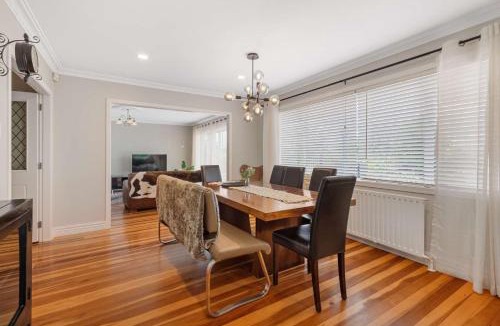 Ohinemutu Villa | Lakefront Getaway in Rotorua