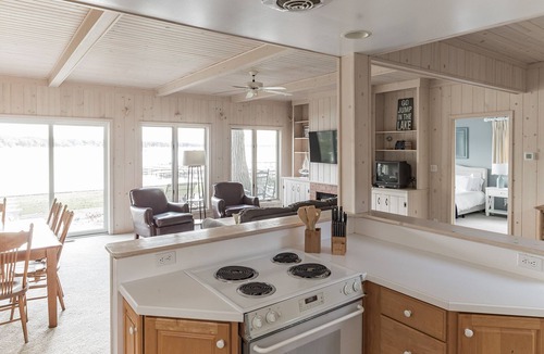 Twin Lakes House | Lakefront Getaway Perfect for All Seasons