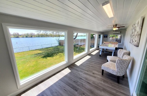 Moses Lake House | Lakefront Getaway. Private Waterfront Home with Dock and Sunroom.
