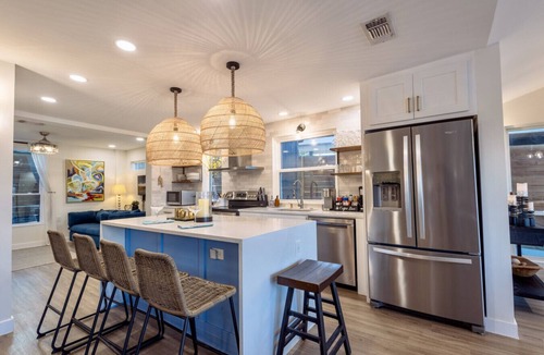 New Braunfels House | Lakefront Getaway in Texas Hill Country | Dock, Kayaks, Pickleball, Jet Ski