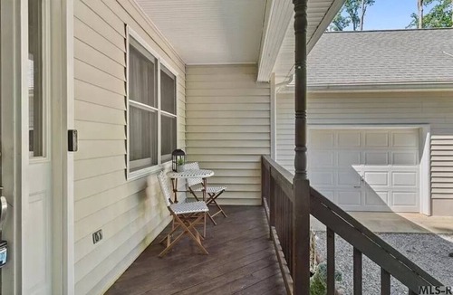 Henrico House | Lakefront getaway with dock!