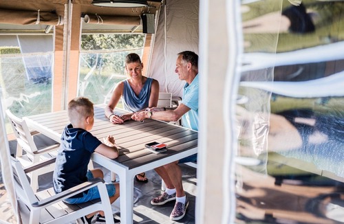 Herpelmont House | Lakefront Glamping w/Pets