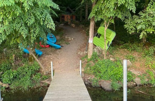 Alix Cabin | Lakefront Glamping Cabin!