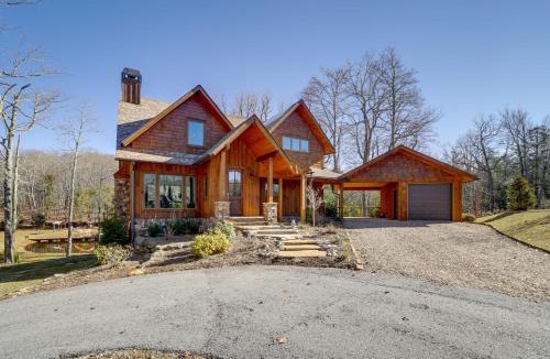 Glenville House | Lakefront Glenville Home w/Pickleball Access!