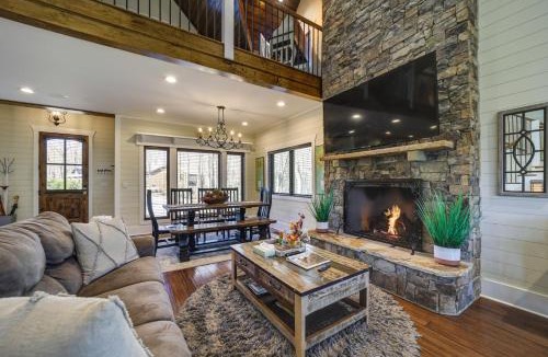Glenville House | Lakefront Glenville Home w/Pickleball Access!