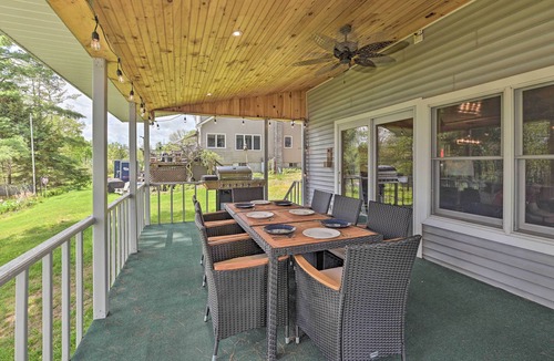 Gloversville House | Lakefront Gloversville Home w/Beach + Dock!