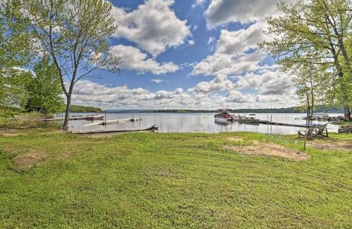 Gloversville House | Lakefront Gloversville Home w/Beach + Dock!