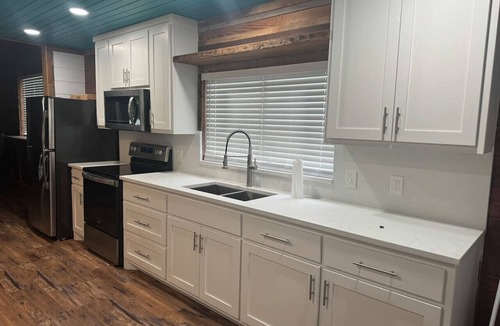 Cotton Gin House | Lakefront Grand Getaway