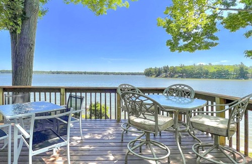 Grant House | Lakefront Grant Getaway w/ Deck + Fire Pit!