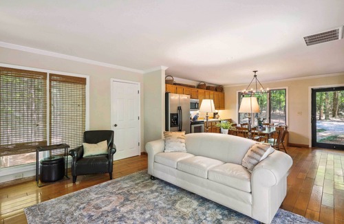 Pine Mountain Valley Cabin | Lakefront Hamilton Cabin w/Dock & Fire Pit!