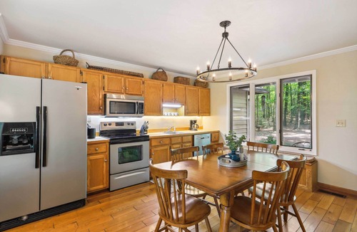 Pine Mountain Valley Cabin | Lakefront Hamilton Cabin w/Dock & Fire Pit!