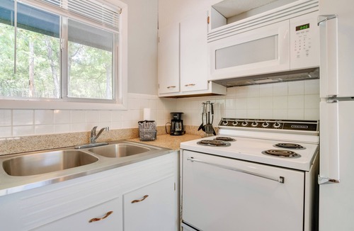 Kimberling City Cottage | Lakefront Haven: Boat Slip, Deck & Community Pool!