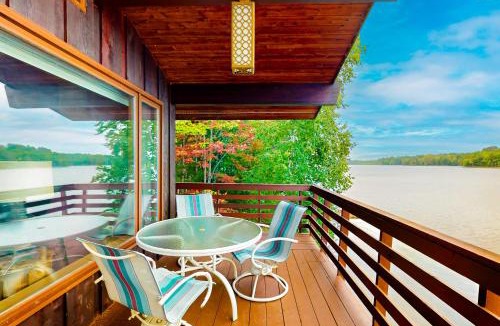 Lake Tomahawk House | Lakefront Haven