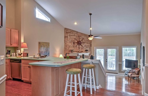 Hiawassee House | Lakefront Hiawassee Home w/Boat Dock & Hot Tub!