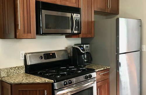 Elkhorn House | LAKEFRONT HIDDEN GEM !