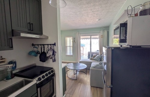 North Shore Condo | Lakefront Hideaway - Boat Slip & Kayaks Available - 2+ Night Discount