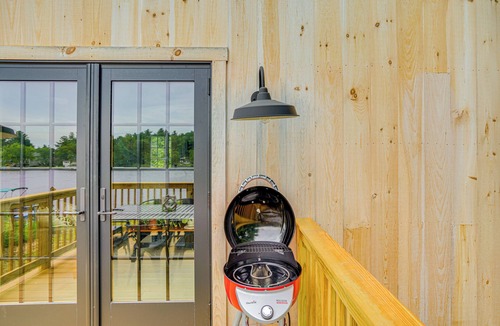 Hinsdale House | Lakefront Hinsdale Home ~ 10 Mi to Pittsfield!