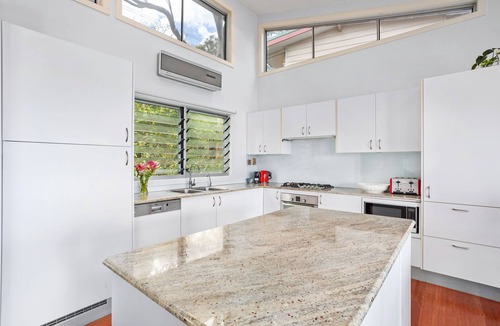 Green Point House | Lakefront Holiday Home