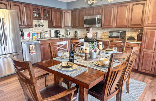 Stover House | Lakefront Home 4Bed3BathDockFirepitGrill-12PP