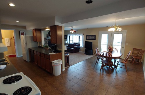 Sunrise Beach House | Lakefront Home at Captain Ron's #56