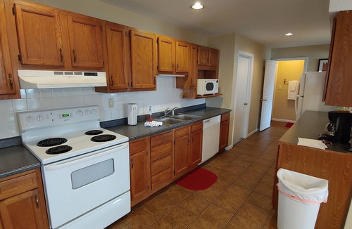 Sunrise Beach House | Lakefront Home at Captain Ron's #56