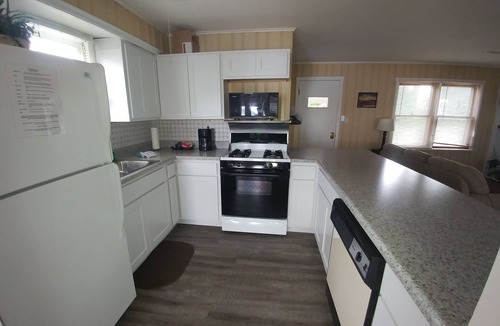 Sunrise Beach House | Lakefront Home at Captain Ron's #62