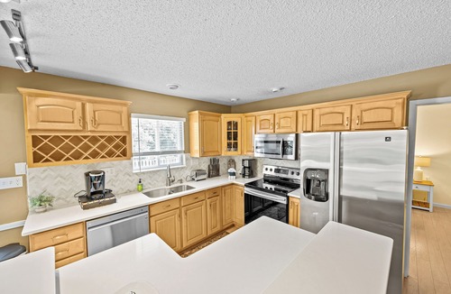 Linn Creek House | Lakefront Home for 26 w/Dock