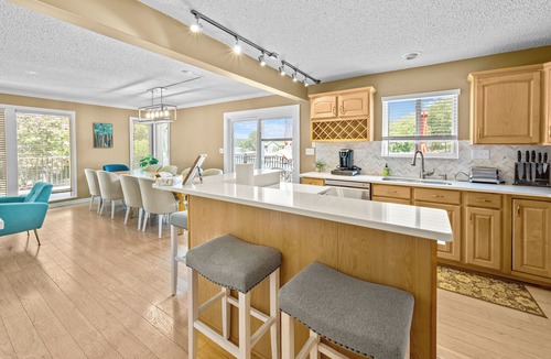 Linn Creek House | Lakefront Home for 26 w/Dock