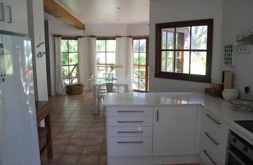 Smiths Lake House | Lakefront Home for Two - Romantic Couples Getaway