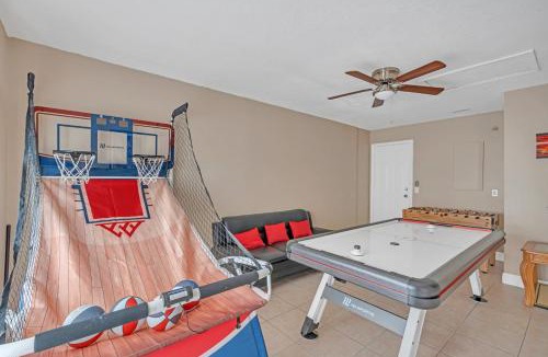 Quail Ridge House | Lakefront Home Game Room & Views