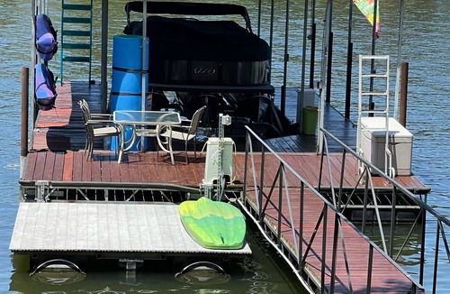 Lake Ozark House | Lakefront home, great location, close to golf courses, the Strip, & restaurants.