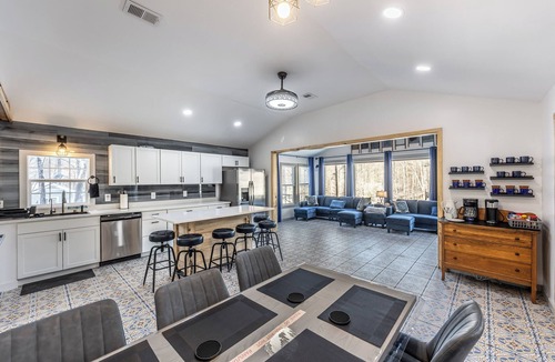 Madison House | Lakefront Home in Madison near SNP, Wineries, Breweries, and Venues