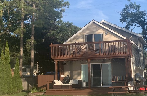Prudenville House | lakefront home on Houghton Lake