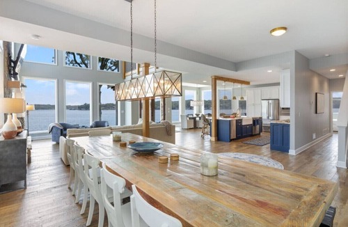 Gravois Mills House | Lakefront Home on the Point
