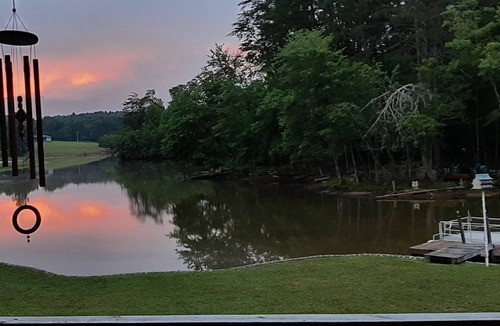 Crossville House | Lakefront Home- PETS, firepit, jukebox, pool table, canoe, kayak